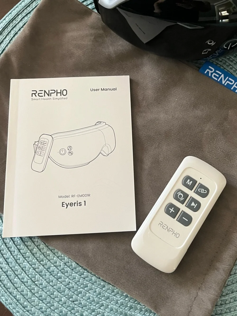 Black Eye Massager with Remote - Soothing Heat & Vibration